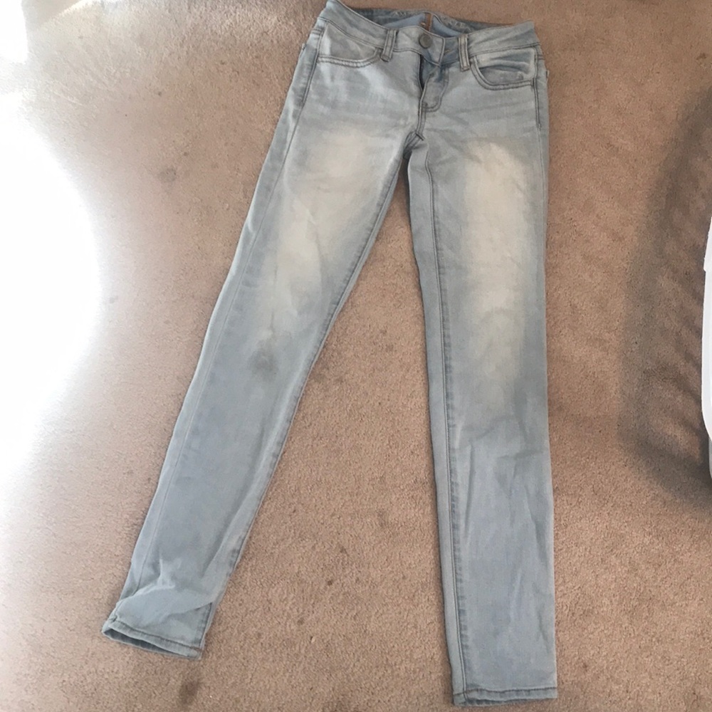 Light wash skinny jeans